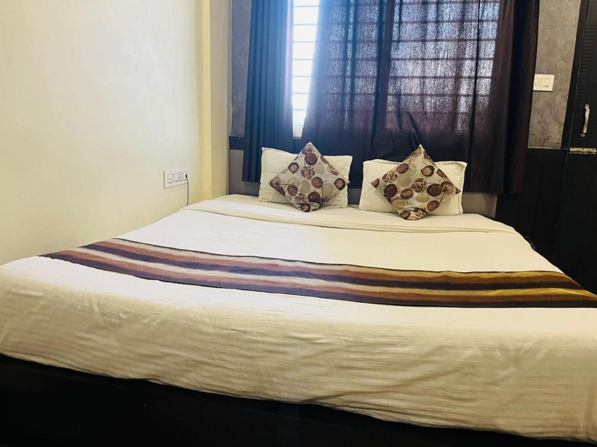 Jmc Hotel Lavish Akolia Eksteriør bilde