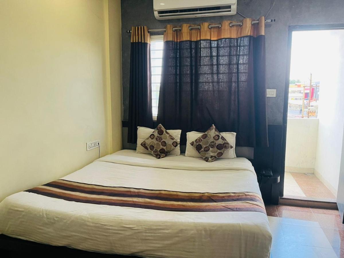 Jmc Hotel Lavish Akolia Eksteriør bilde